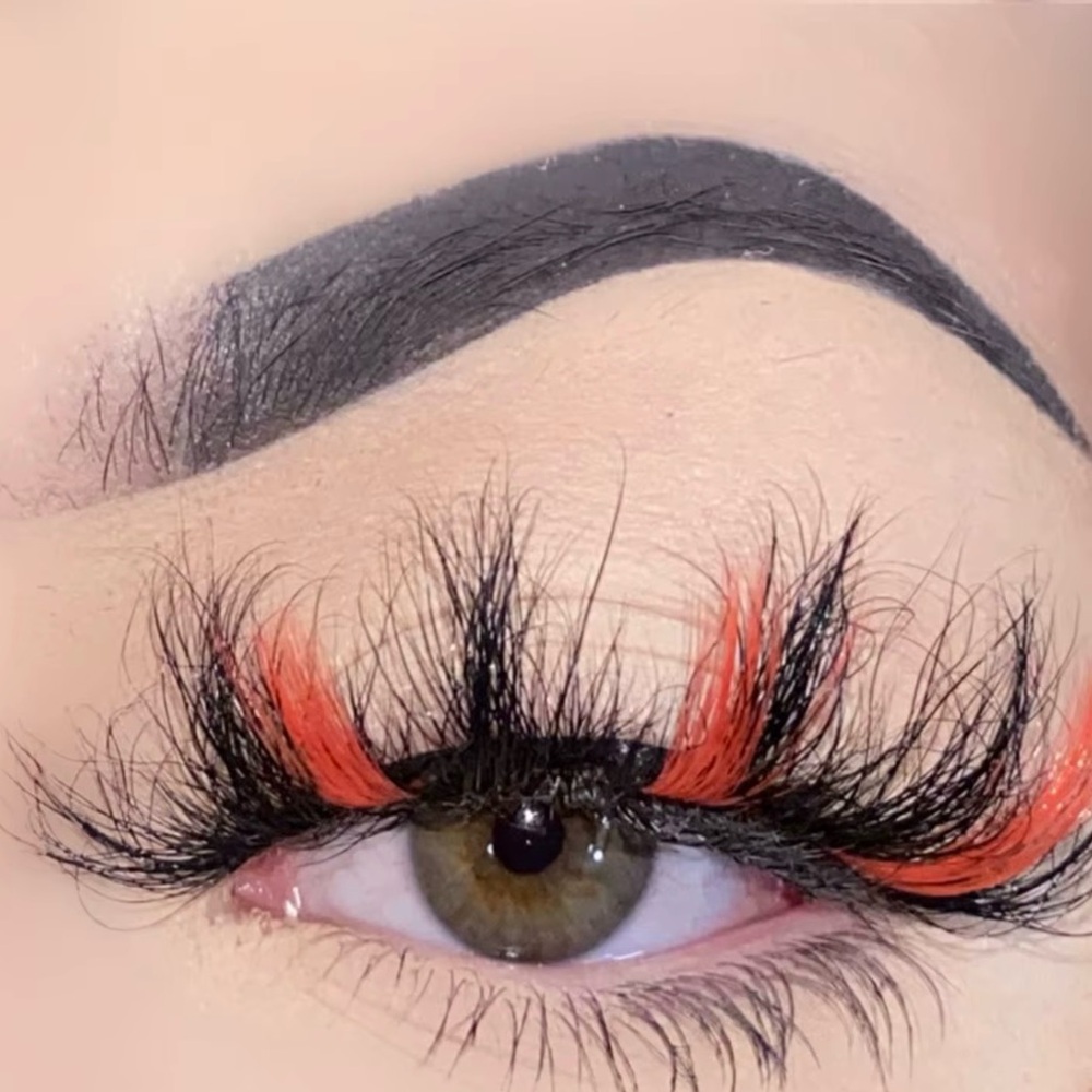 Multicolored Dramatic Lashes - Picture 4 of 7